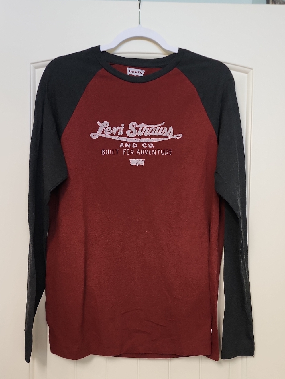 Levi's Men's Burgundy Raglan Long Sleeve with Black Sleeves